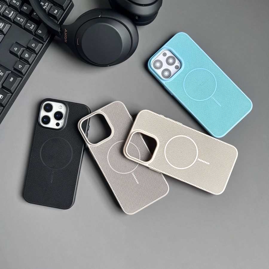 Mesh cooling case with reinforced camera bezel