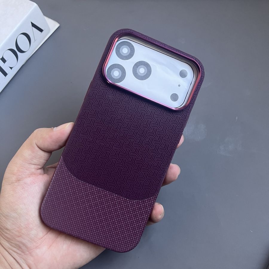 Magnetic leather texture case