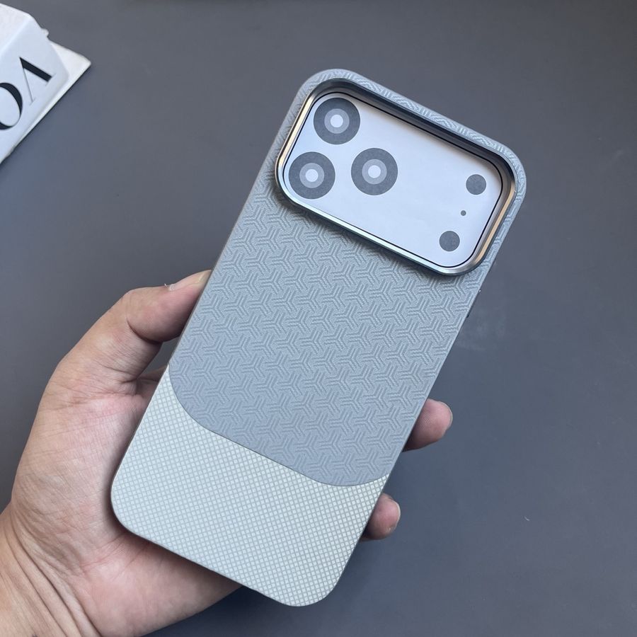 Textured case with reinforced corners